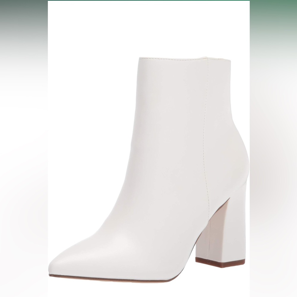 Madden Girl White Faux Leather Boots Size 8.5